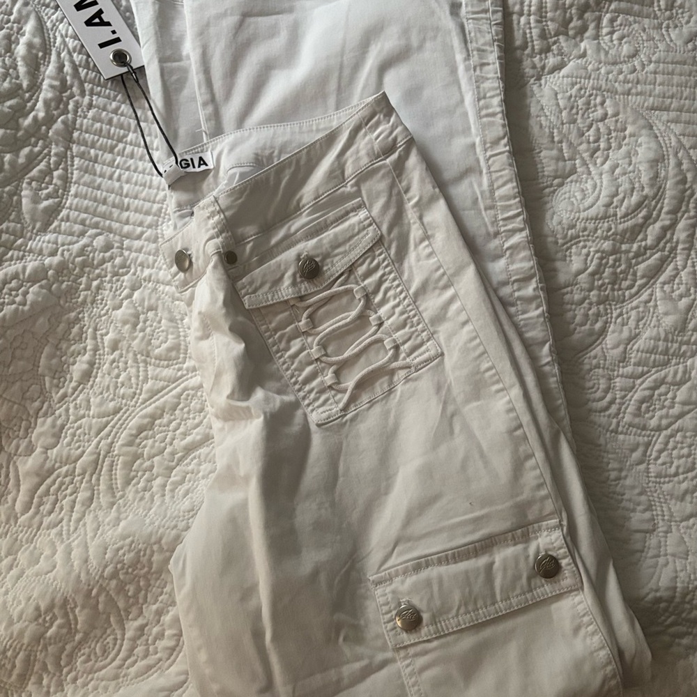 Gia Women's White Flare Pants I am Gia cargo style brand new with tags